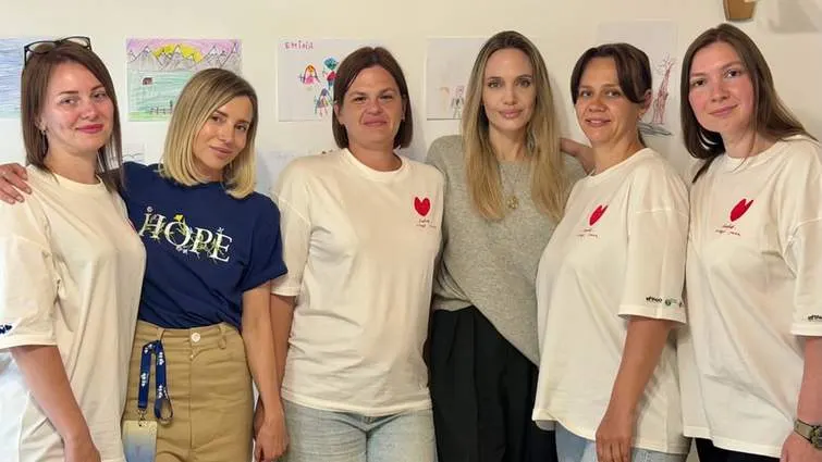 Анджеліна Джолі розповіла про третій візит до України: Харків і Карпати