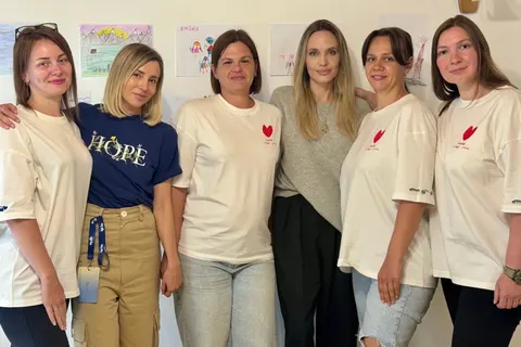 Анджеліна Джолі розповіла, що бачила в Харкові та Карпатах
