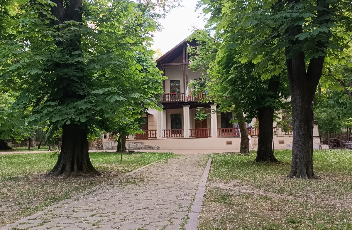 Від єзуїтського саду до консульства: історія парку Франка у Львові