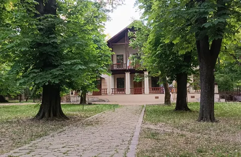 Від єзуїтського саду до консульства: історія парку Франка у Львові