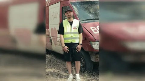 Шантаж ФСБ і вибір батька: історія волонтера з Маріуполя, який поїхав у РФ заради сина