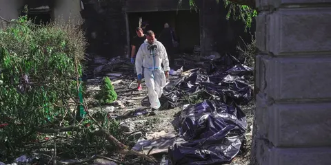Чому в Україні досі можуть бути відкриті склади зброї: пояснення політолога