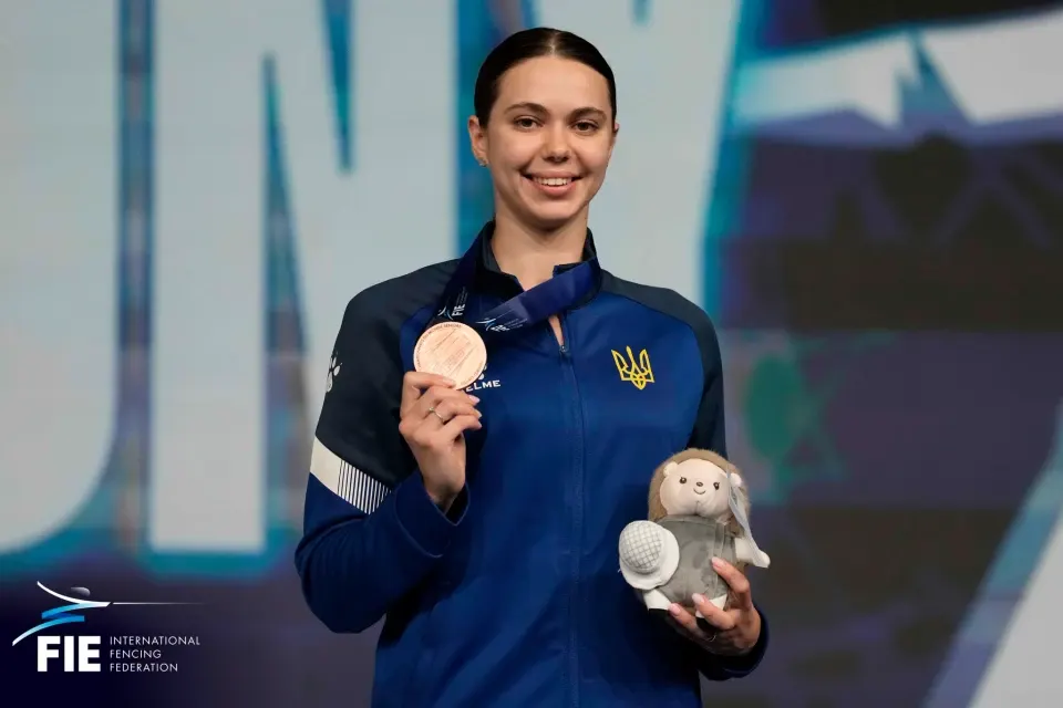 Аліна Полозюк здобула історичну медаль чемпіонату світу в жіночій рапірі