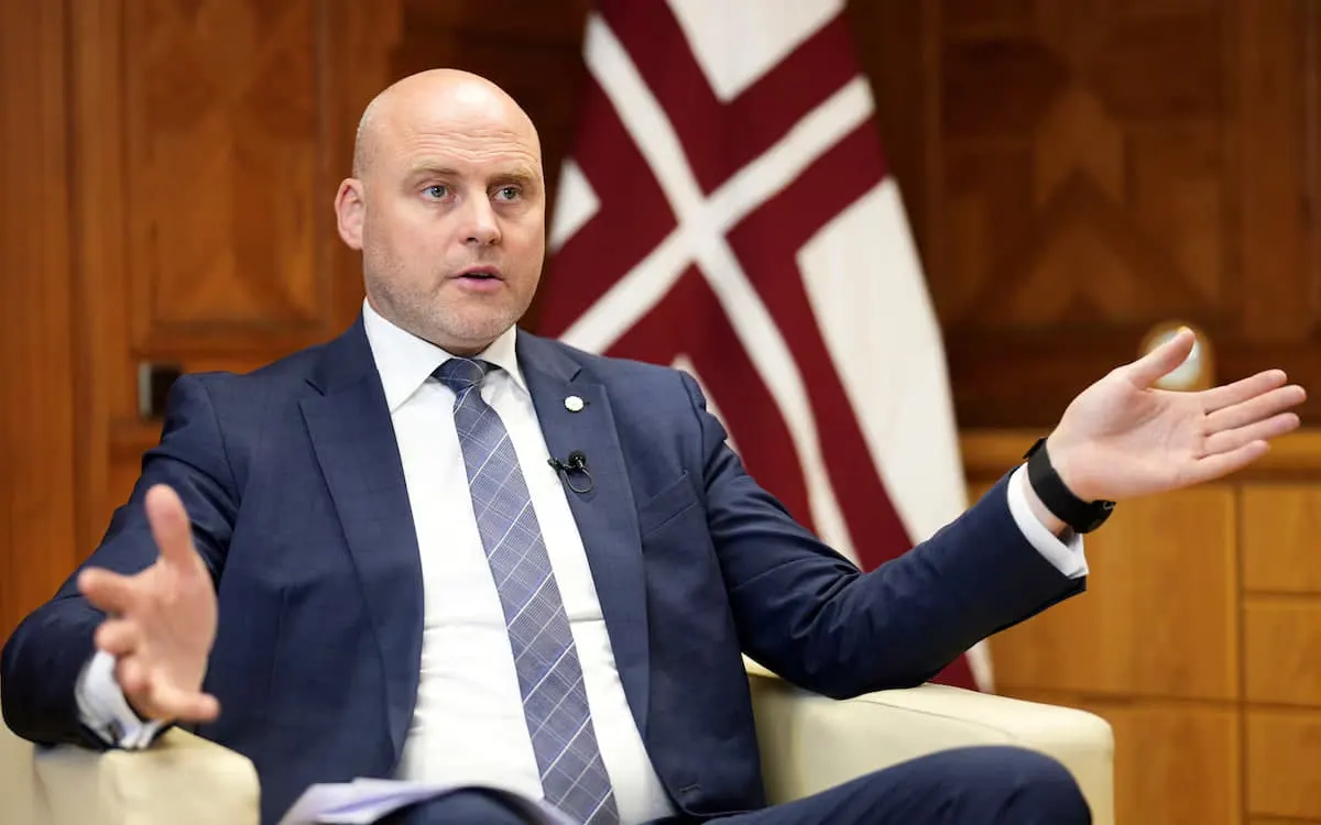 Латвія заблокувала вилучення Усманова та Фрідмана з санкційного списку ЄС