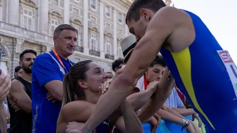 «Бажаю кожному знайти свою людину»: історія пари, яка веде Україну в стрибках із